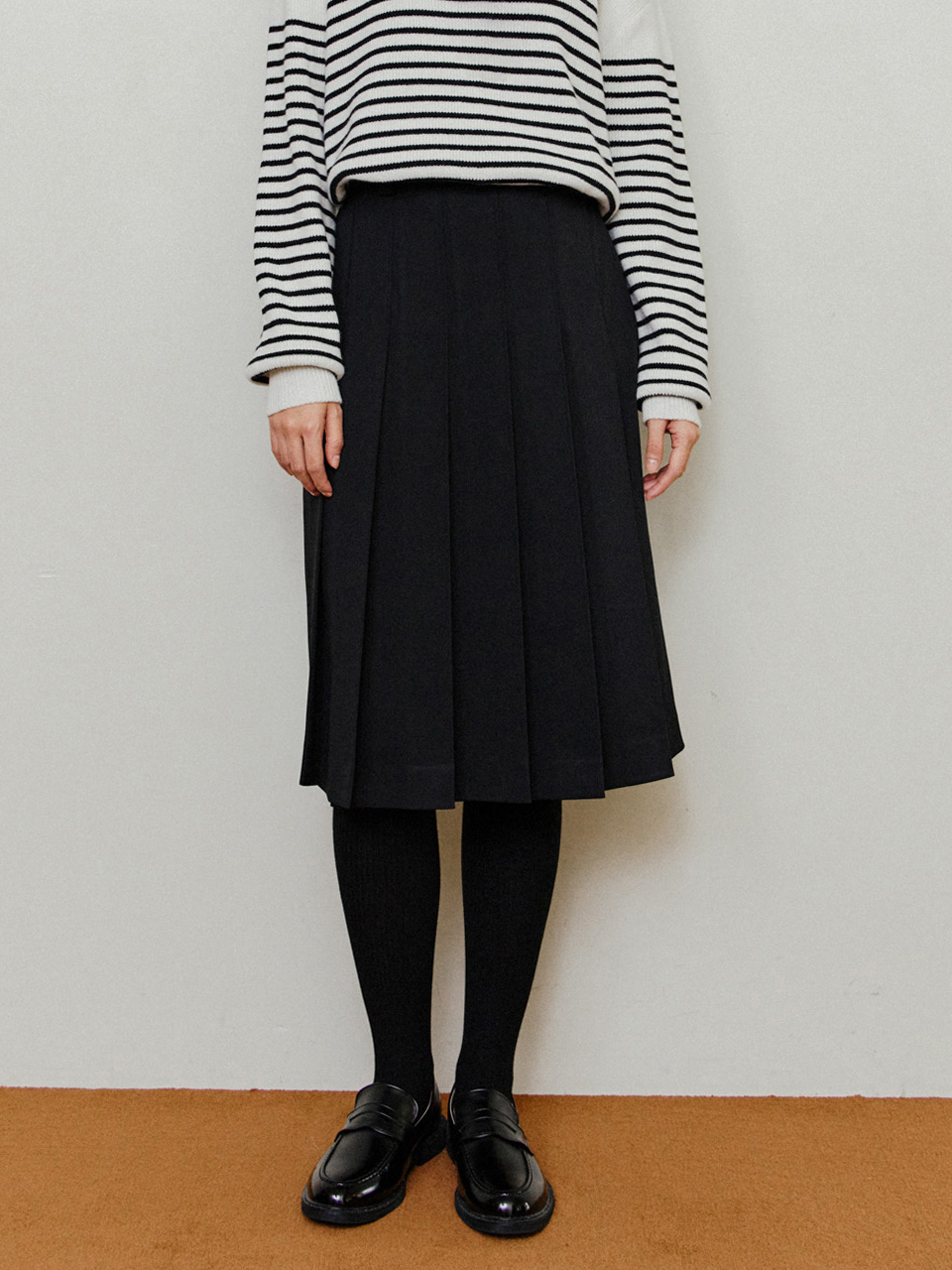 Pintuck Pleats Skirt - Black